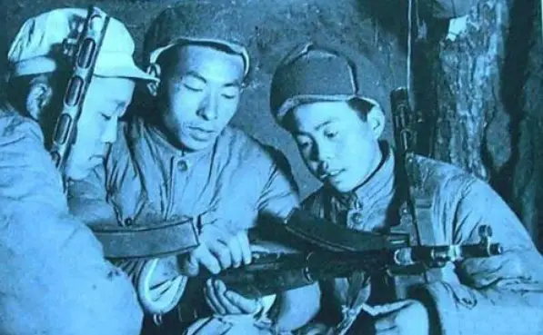 志愿军“神枪手”：用1条枪33天毙敌214人