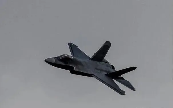 我国歼31性能如何？能吊打全球所有四代半战机