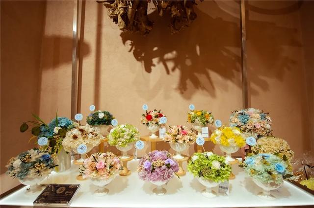 花在flo Flos 在北京时尚地标 打造一座 冻龄花 殿堂 今日头条 花在flo Flos 在北京时尚地标 打造一座 冻龄花 殿堂 今日头条