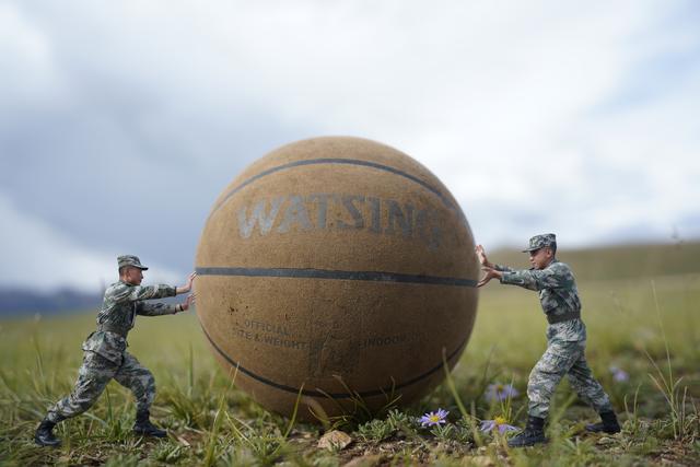 高原兵哥哥创意照，请您帮忙打个分